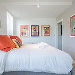 Luxury City Centre Apartment - Stunning Water View