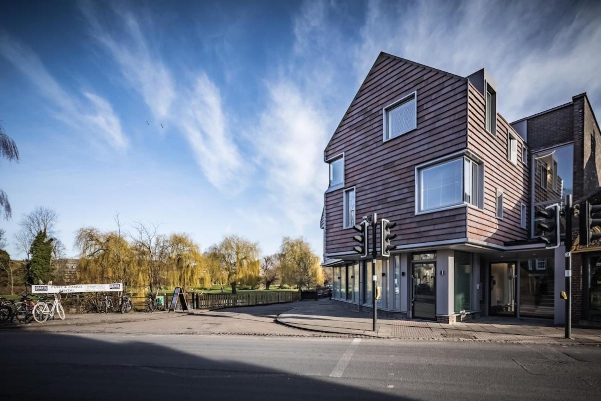 Luxury City Centre - Stunning Water View Apartment Cambridge (Cambridgeshire)